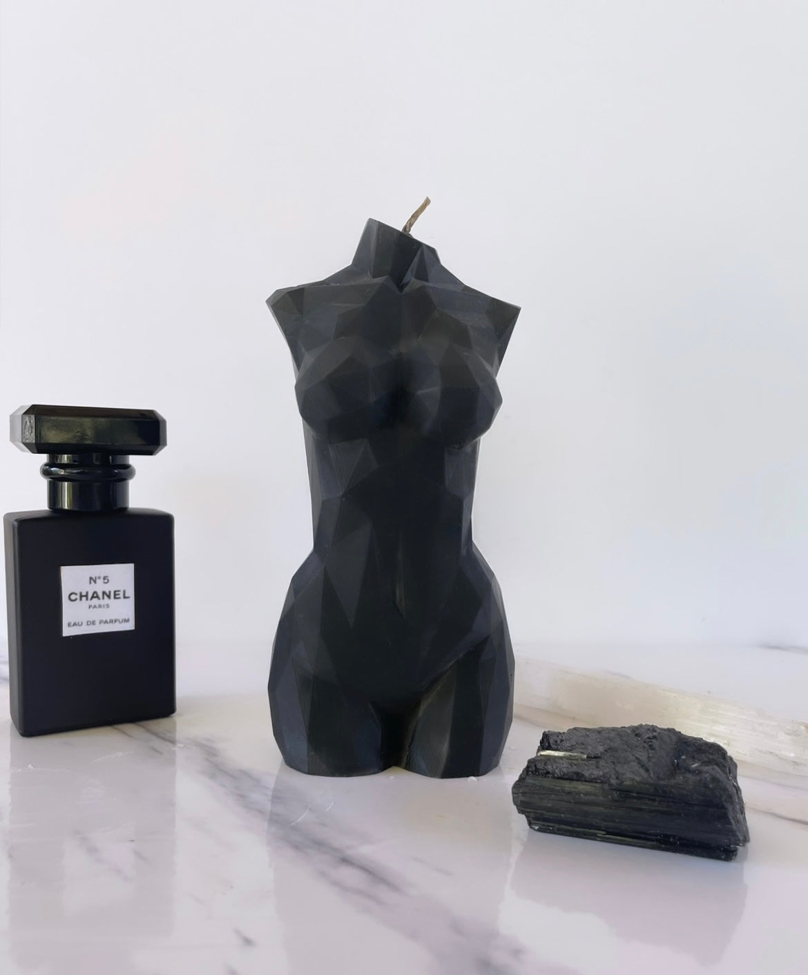 Diamond-Cut Elle Body Candle